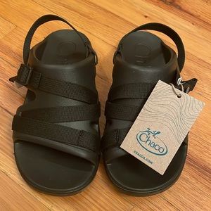 Chaco Chillos Sport K Sandals. Black. Boys Size 4. Arch Support. NWT!